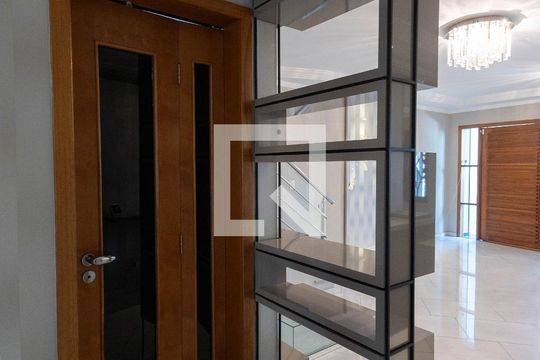 Sala  de casa à venda com 3 quartos, 230m² em Vila Maria Alta, São Paulo