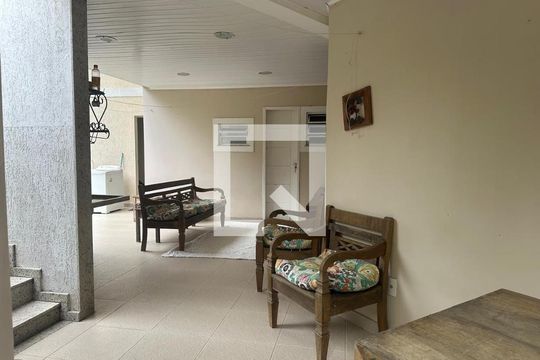 Casa de Condomínio para alugar com 3 quartos, 276m² em Sapê, Niterói