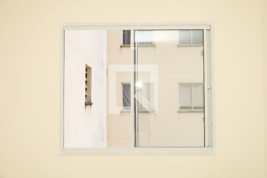 Sala de apartamento para alugar com 2 quartos, 44m² em Jardim Helian, São Paulo