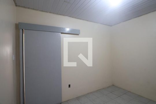 Quarto de casa para alugar com 1 quarto, 40m² em Rio Branco, Canoas