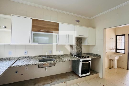 Casa à venda com 2 quartos, 120m² em Vila Industrial (campinas), Campinas