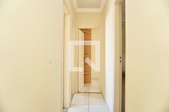 Corredor de apartamento para alugar com 3 quartos, 75m² em Silveira, Belo Horizonte