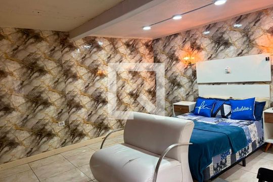 Quarto de casa para alugar com 1 quarto, 75m² em Vila Antonieta, São Paulo