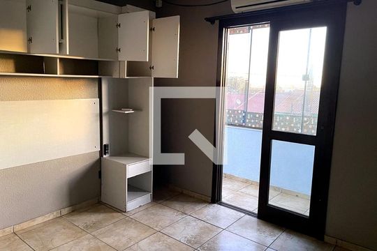 Quarto 1 de casa para alugar com 2 quartos, 77m² em São Luiz, Gravataí