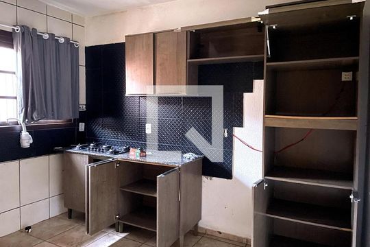 Cozinha de casa para alugar com 2 quartos, 77m² em São Luiz, Gravataí