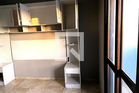Quarto 1 de casa para alugar com 2 quartos, 77m² em São Luiz, Gravataí