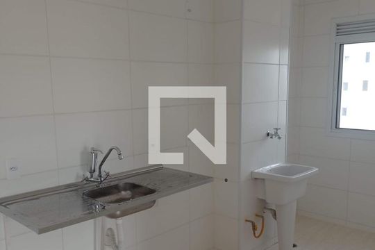Cozinha de apartamento para alugar com 2 quartos, 55m² em Biritiba, Poá