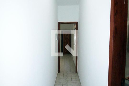 Corredor de casa à venda com 2 quartos, 80m² em Vila da Penha, Rio de Janeiro