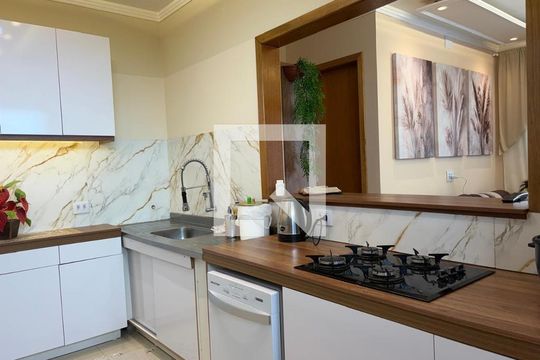 Cozinha de casa para alugar com 2 quartos, 125m² em Vila Antonieta, São Paulo