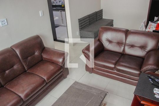 Sala de apartamento para alugar com 1 quarto, 52m² em Centro, Cabo Frio