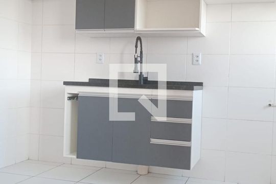 Cozinha de apartamento para alugar com 2 quartos, 40m² em Vila Andrade, São Paulo
