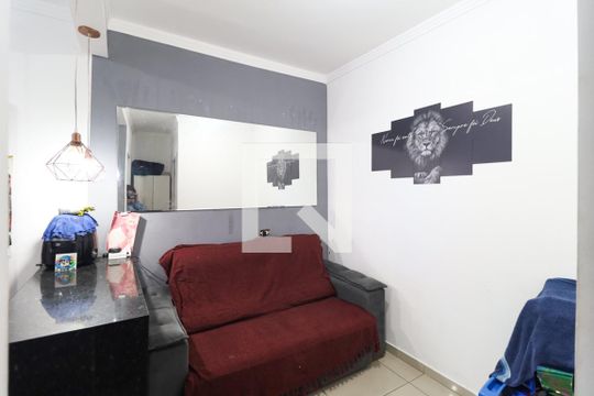 Casa à venda com 2 quartos, 100m² em Vila Ayrosa, São Paulo