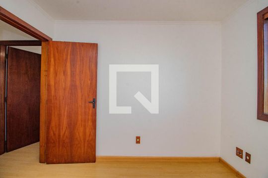 Quarto 1 de apartamento para alugar com 3 quartos, 74m² em Sarandi, Porto Alegre