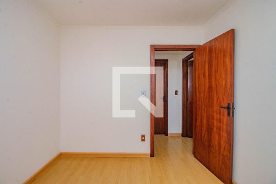 Quarto 1 de apartamento para alugar com 3 quartos, 74m² em Sarandi, Porto Alegre