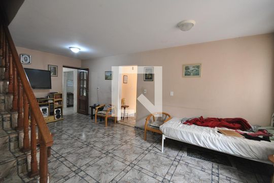 Sala de casa à venda com 2 quartos, 120m² em Conjunto Habitacional Jova Rural, São Paulo