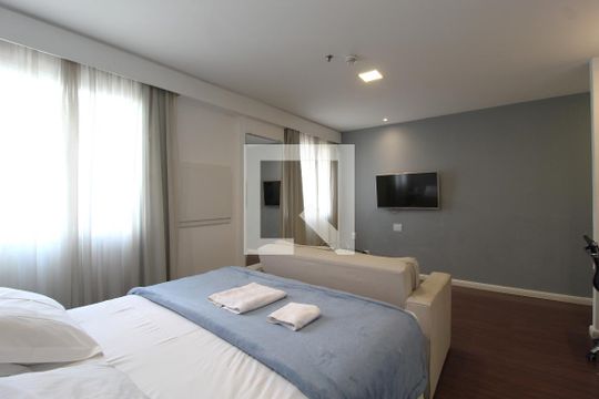Sala/Quarto de kitnet/studio à venda com 1 quarto, 28m² em Vila Olímpia, São Paulo