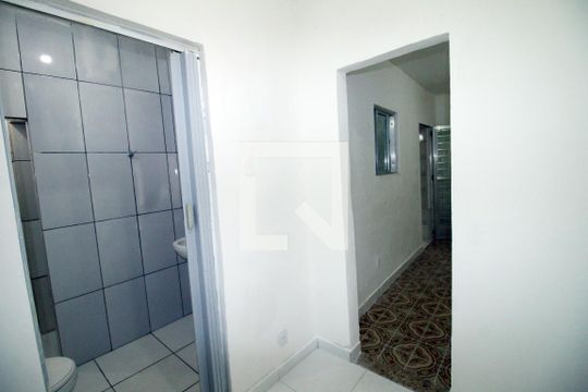 Corredor de casa à venda com 1 quarto, 75m² em Rocha Miranda, Rio de Janeiro