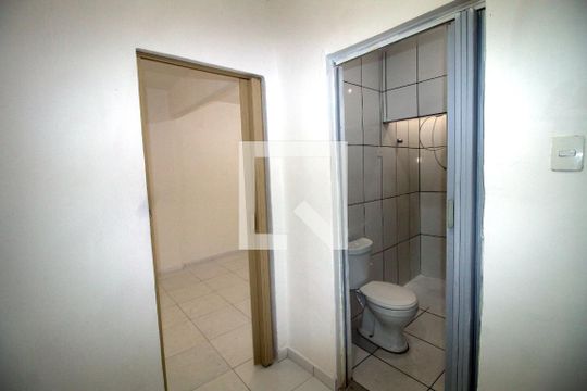 Corredor de casa à venda com 1 quarto, 75m² em Rocha Miranda, Rio de Janeiro