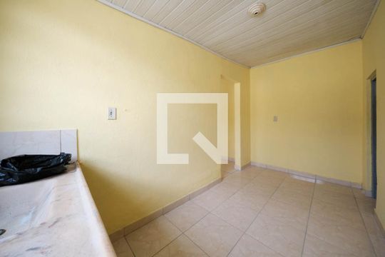 Sala/Cozinha de casa para alugar com 1 quarto, 32m² em Parque Boturussu, São Paulo