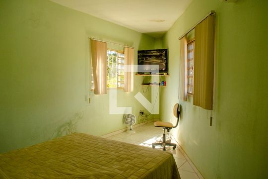 Suíte 1 de casa à venda com 5 quartos, 220m² em Feliz, Goiânia