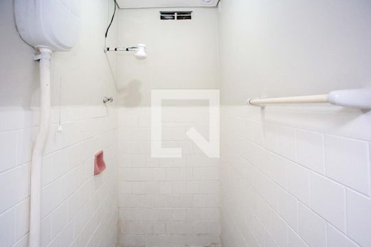 Banheiro de casa para alugar com 1 quarto, 23m² em Piraporinha, Diadema
