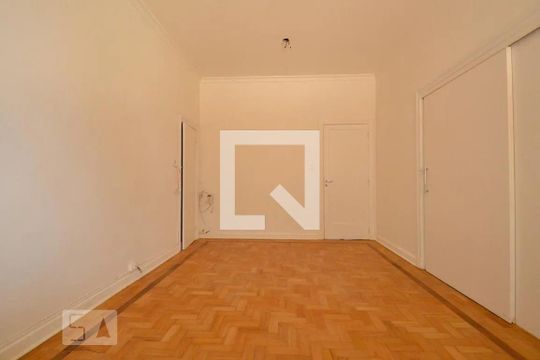 Quarto de casa à venda com 4 quartos, 350m² em Morro dos Ingleses, São Paulo