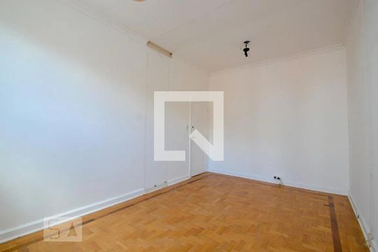 Quarto de casa à venda com 4 quartos, 350m² em Morro dos Ingleses, São Paulo