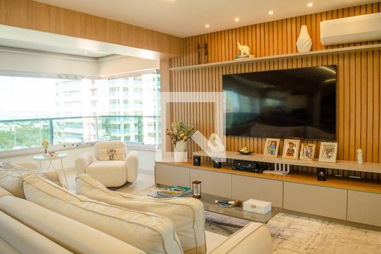 Apartamento à venda com 3 quartos, 163m² em Park Lozandes, Goiânia