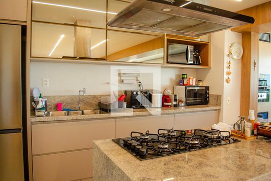 Apartamento à venda com 3 quartos, 163m² em Park Lozandes, Goiânia