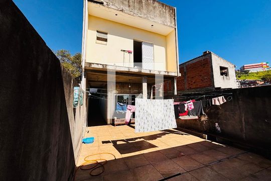Fundos de casa à venda com 6 quartos, 315m² em Vila Sao Silvestre, Barueri