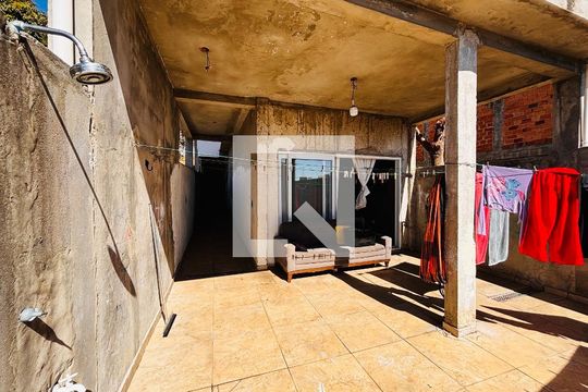 Fundos de casa à venda com 6 quartos, 315m² em Vila Sao Silvestre, Barueri