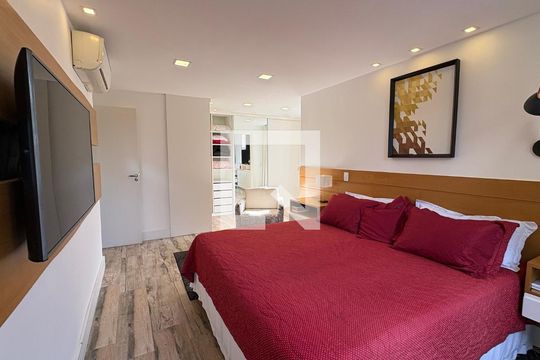 Suíte 1 de casa de condomínio para alugar com 5 quartos, 246m² em Castelânea, Petrópolis