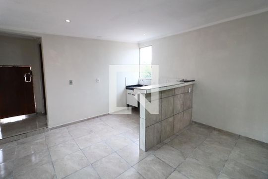Cozinha de casa para alugar com 1 quarto, 60m² em Santo Antônio, Osasco