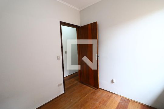 Quarto  de casa para alugar com 2 quartos, 95m² em Santo Antônio, Osasco