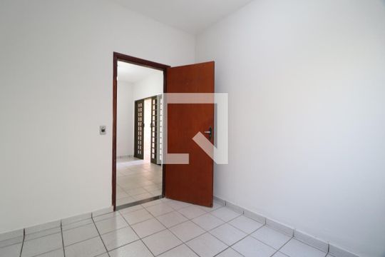 Quarto 1 de casa para alugar com 3 quartos, 119m² em Santa Rosa, Uberlândia