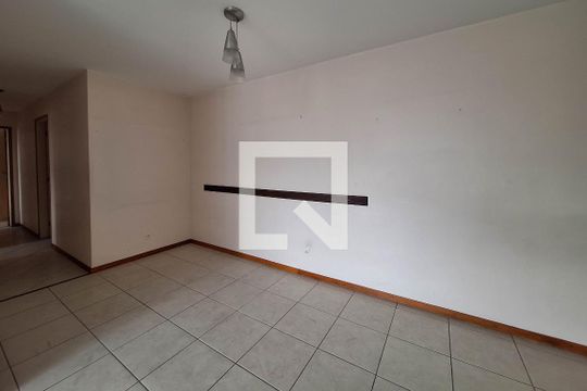 Sala de apartamento à venda com 3 quartos, 115m² em Santa Rosa, Niterói