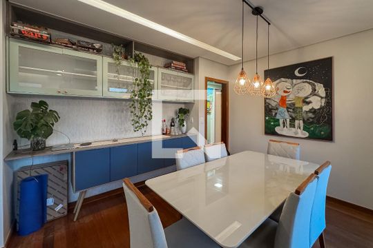 Apartamento à venda com 3 quartos, 98m² em Carmo, Belo Horizonte