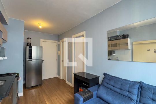 Sala e Cozinha de apartamento para alugar com 1 quarto, 25m² em Santo Amaro, São Paulo