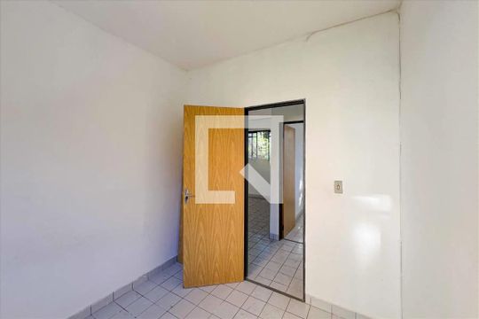 Quarto de apartamento para alugar com 2 quartos, 48m² em Sinimbu, Belo Horizonte