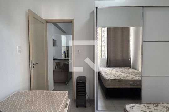 Quarto 1 de apartamento para alugar com 2 quartos, 60m² em José Menino, Santos