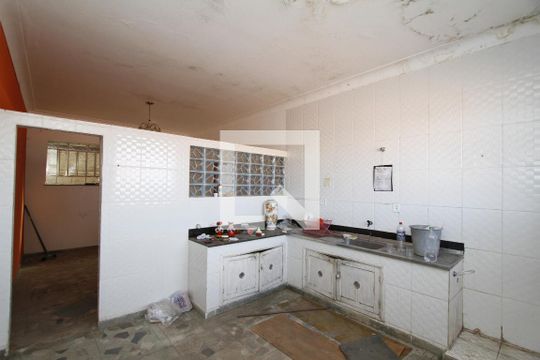Cozinha de casa à venda com 6 quartos, 370m² em Caiçaras, Belo Horizonte