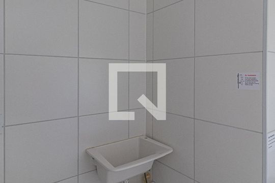 Sala/Cozinha/Área de Serviço  de apartamento para alugar com 2 quartos, 34m² em Vila Norma, São Paulo