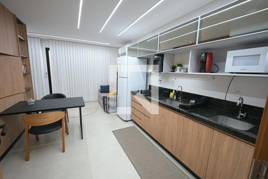 Apartamento à venda com 1 quarto, 42m² em Setor Bueno, Goiânia