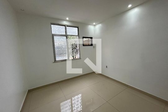 Quarto 1 de casa para alugar com 2 quartos, 100m² em Quintino Bocaiúva, Rio de Janeiro