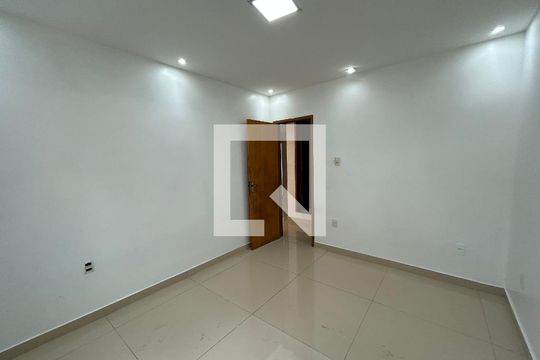 Quarto 1 de casa para alugar com 2 quartos, 100m² em Quintino Bocaiúva, Rio de Janeiro