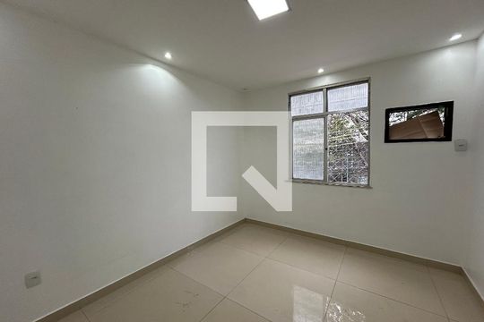 Quarto 1 de casa para alugar com 2 quartos, 100m² em Quintino Bocaiúva, Rio de Janeiro