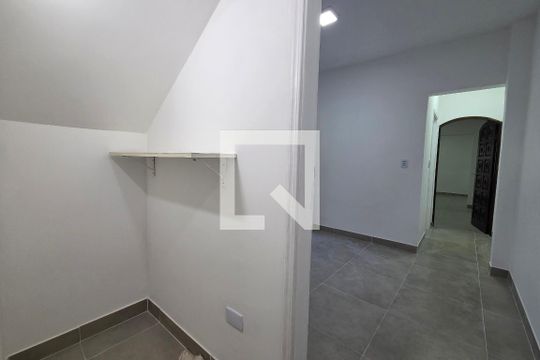 Sala de casa para alugar com 3 quartos, 197m² em Canto do Forte, Praia Grande