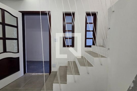 Sala de casa para alugar com 3 quartos, 197m² em Canto do Forte, Praia Grande