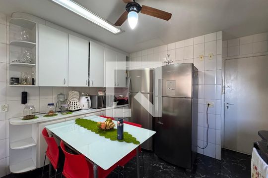 Cozinha de apartamento à venda com 3 quartos, 113m² em Vila Campesina, Osasco