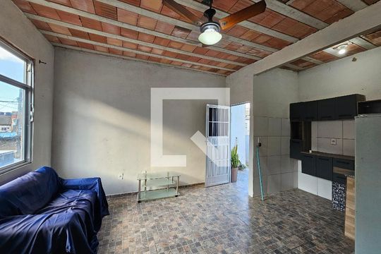 Casa para alugar com 1 quarto, 30m² em Fábrica de Pólvora, Mesquita